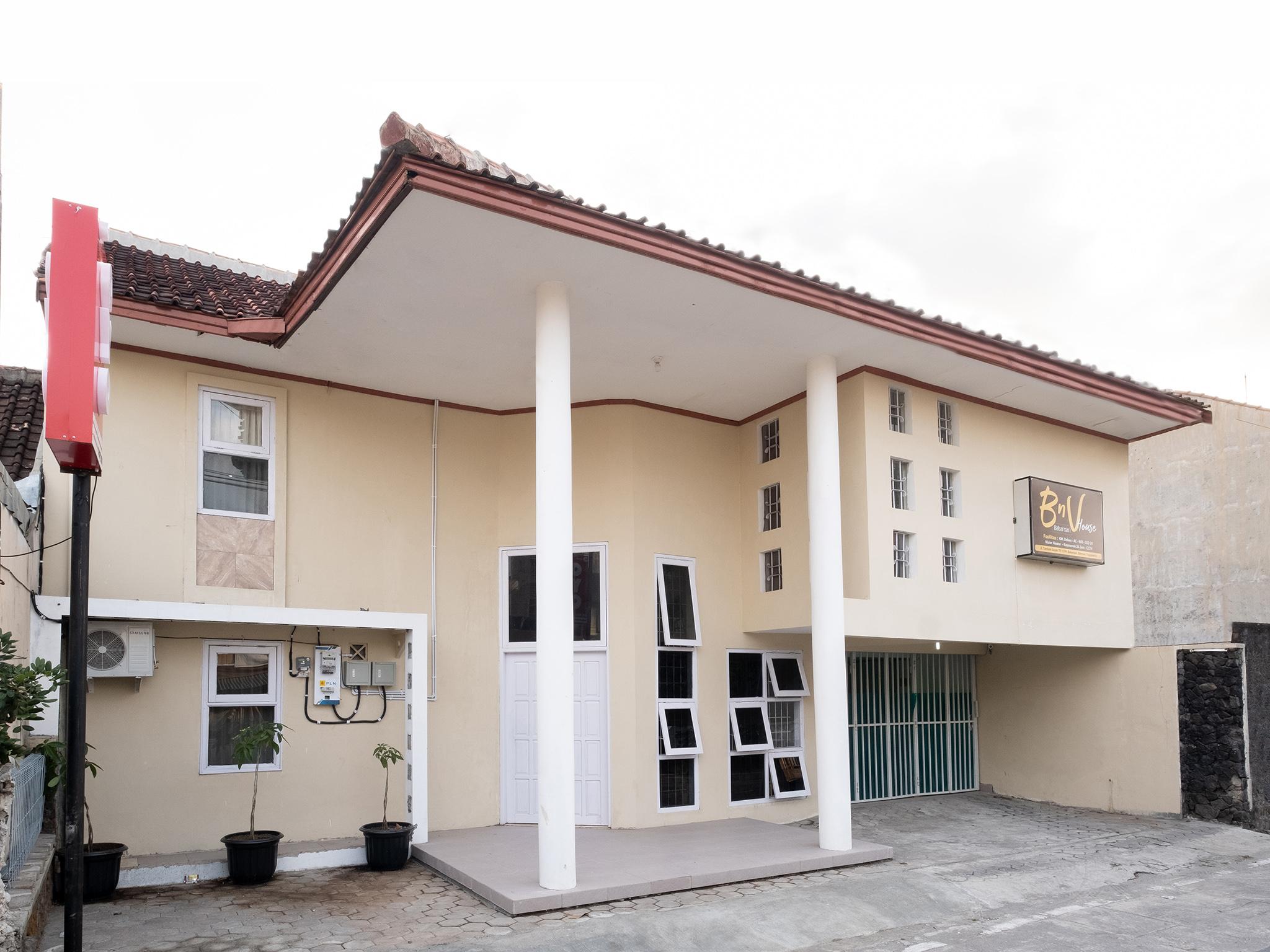 Oyo 2173 Bnv House Babarsari Hotel Maguwo Exterior photo